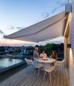 eclairage store banne brustor