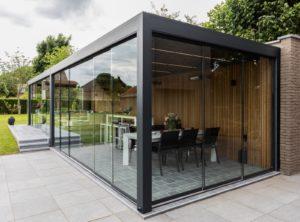 pergola aluminium b200 brustor avec parois vitrees